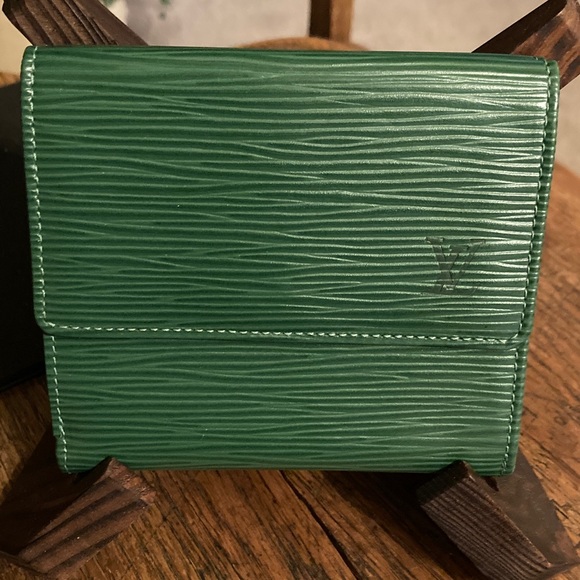 Louis Vuitton Soufflot w/Dust Bag & Elise Wallet Borneo Green Epi Like New! - Picture 11 of 16